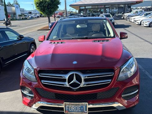 Used 2017 Mercedes-Benz GLE 350 4MATIC image 2