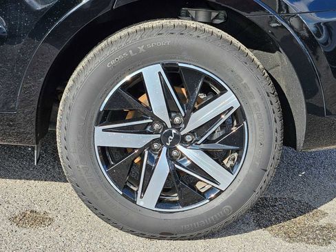 Certified 2023 Kia Sorento EX w/ Panoramic Sunroof Package image 13