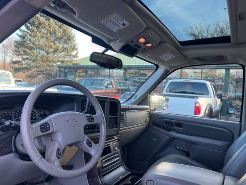 Used 2006 GMC Yukon XL Denali image 7