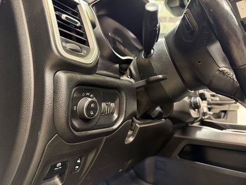 Used 2019 RAM 1500 Big Horn RWD image 30