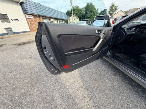 Used 2010 Hyundai Genesis 2.0T RWD image 54