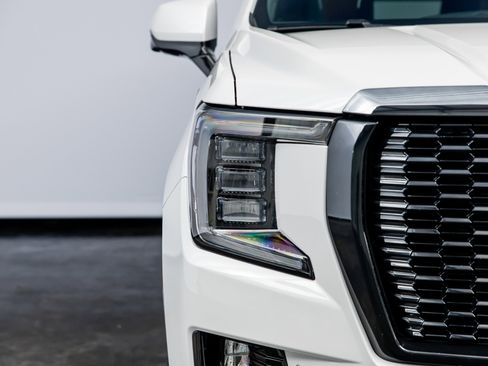 Used 2023 GMC Yukon XL Denali Ultimate image 3