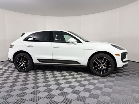 Certified 2023 Porsche Macan AWD/4WD image 11