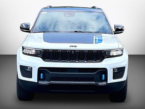 Used 2023 Jeep Grand Cherokee Trailhawk AWD/4WD image 3