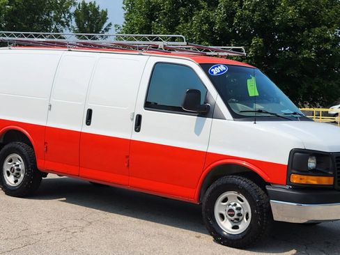 Used 2016 GMC Savana 3500 RWD image 2