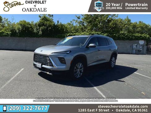 Used 2025 Buick Enclave Preferred FWD image 5