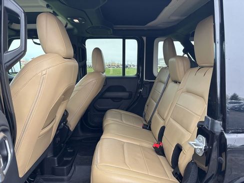 Used 2018 Jeep Wrangler Unlimited Sahara w/ Dual Top Group image 13