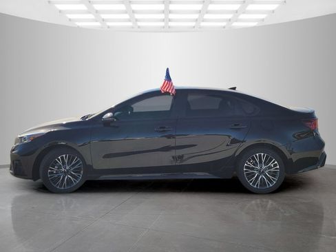 Used 2024 Kia Forte GT-Line w/ GT-Line Premium Package FWD image 7