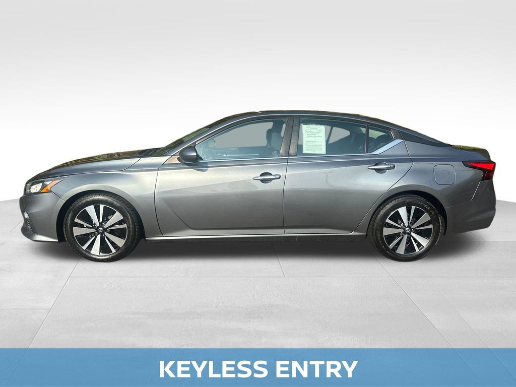Used 2022 Nissan Altima 2.5 SV FWD image 3