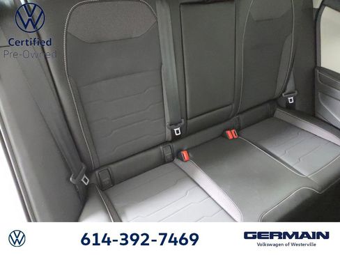 Certified 2025 Volkswagen Taos SE AWD/4WD image 18