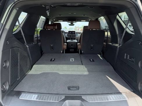 Used 2021 Chevrolet Tahoe High Country AWD/4WD image 11