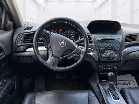 Used 2013 Acura ILX w/ Technology Package FWD image 7