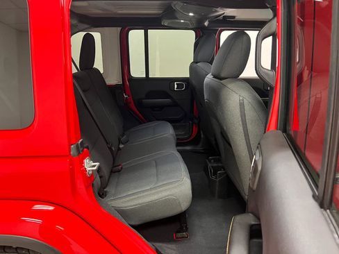 Used 2025 Jeep Wrangler Unlimited Sahara AWD/4WD image 56