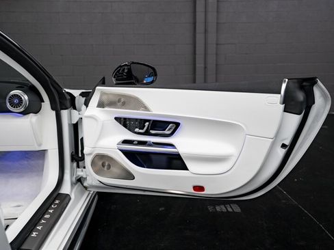 Used 2026 Mercedes-Benz Maybach SL 680 image 9