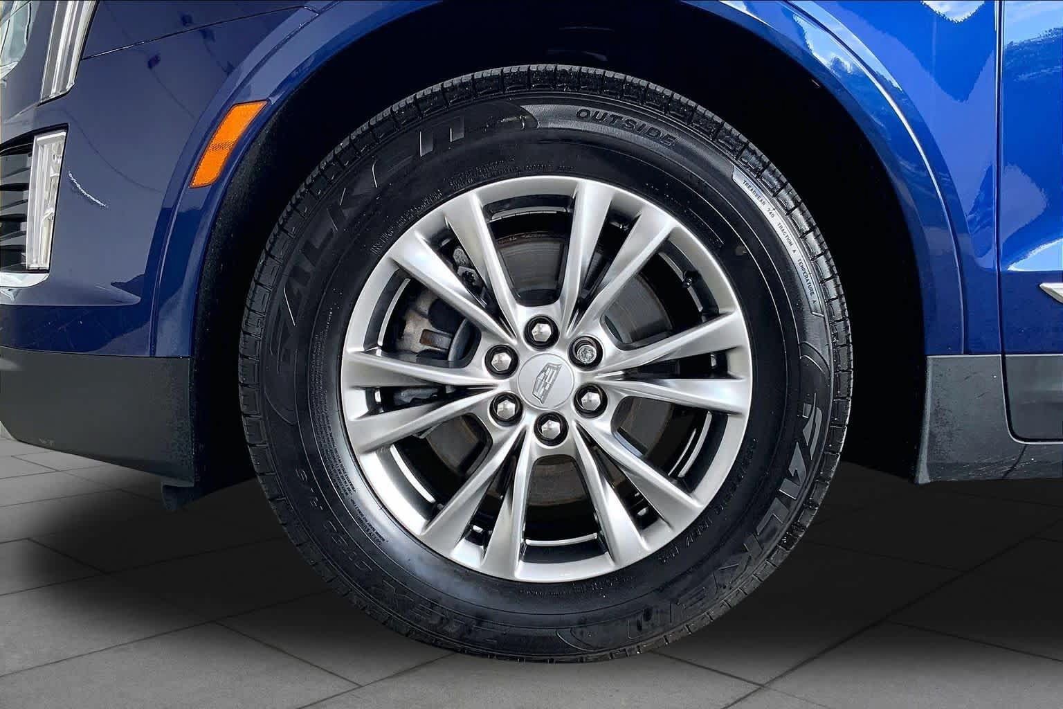 Used 2023 Cadillac XT5 Premium Luxury AWD/4WD image 11
