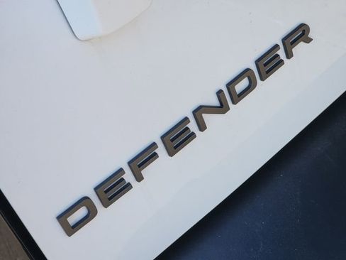 New 2026 Land Rover Defender 110 X-Dynamic SE image 8