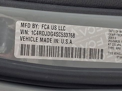 Used 2025 Dodge Durango GT image 31