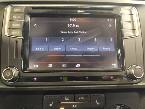 Used 2017 Volkswagen Jetta SE FWD image 25