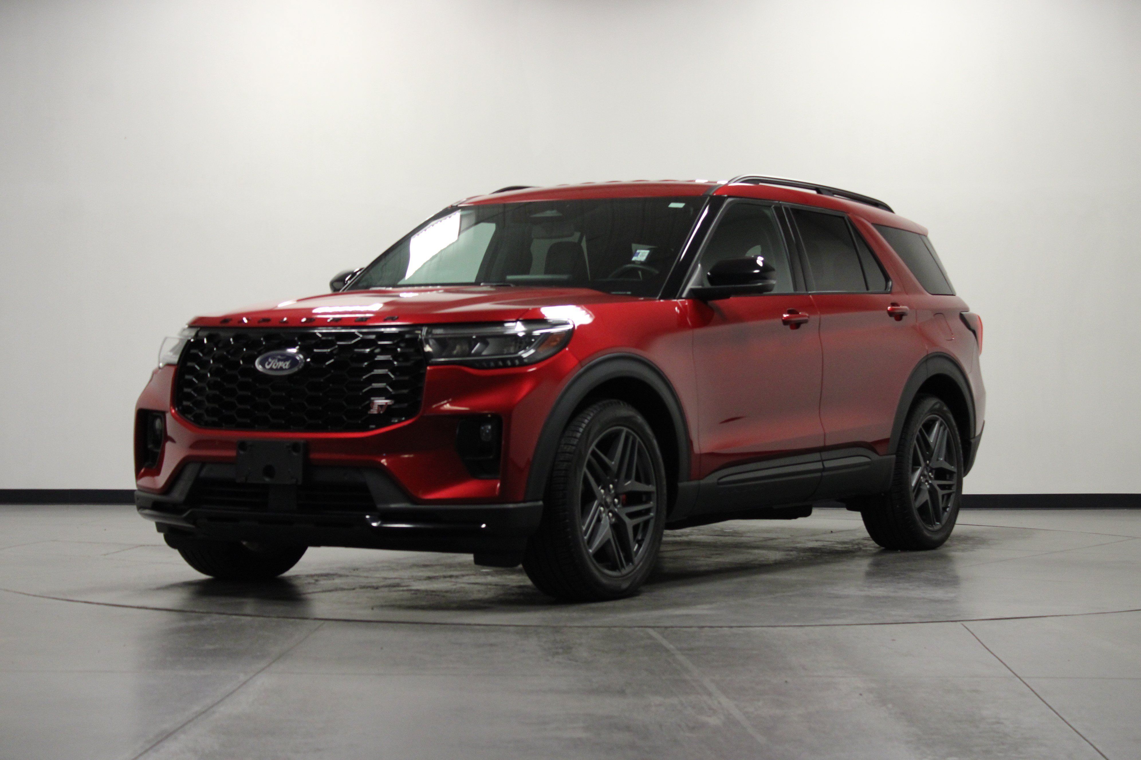 Used 2025 Ford Explorer ST RWD image 8