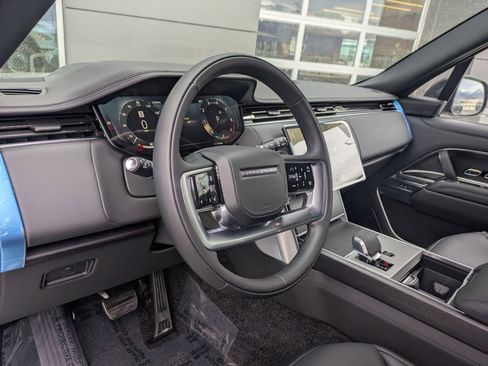New 2026 Land Rover Range Rover SE image 12