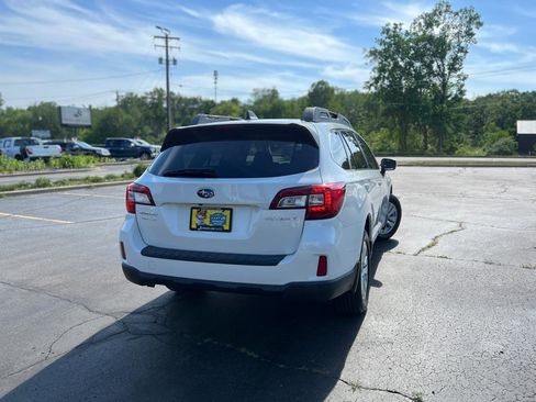 Used 2017 Subaru Outback 2.5i Premium AWD/4WD image 8