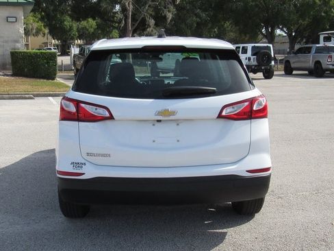 Used 2021 Chevrolet Equinox LS image 4