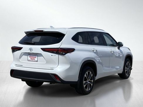 Certified 2026 Toyota Highlander XLE AWD/4WD image 8