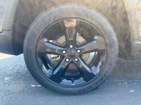 Certified 2024 Jeep Grand Cherokee Altitude AWD/4WD image 47