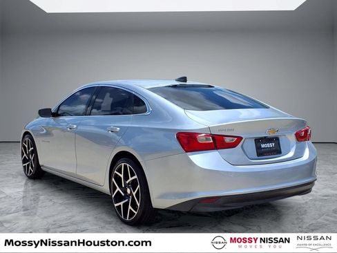 Used 2018 Chevrolet Malibu LS w/ LPO, Convenience Package 2 FWD image 2
