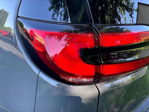 Used 2025 Chrysler Pacifica Select FWD image 28