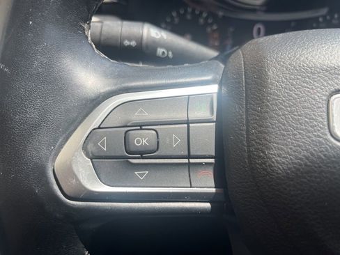 Used 2022 Jeep Compass Latitude image 35