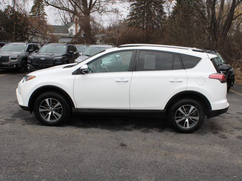 Used 2018 Toyota RAV4 XLE w/ Plus Extra Value Package AWD/4WD image 5