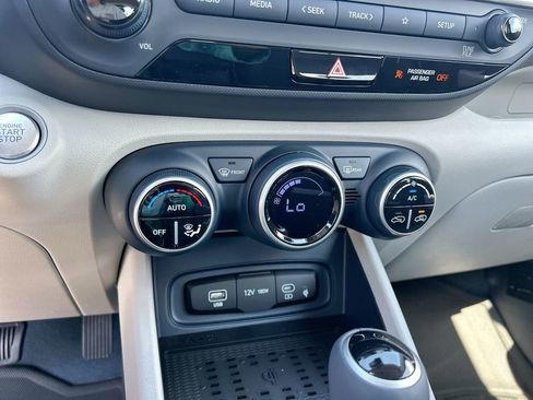 New 2026 Hyundai Venue SEL FWD image 24