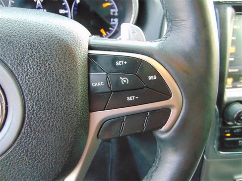 Used 2017 Jeep Grand Cherokee Altitude image 17