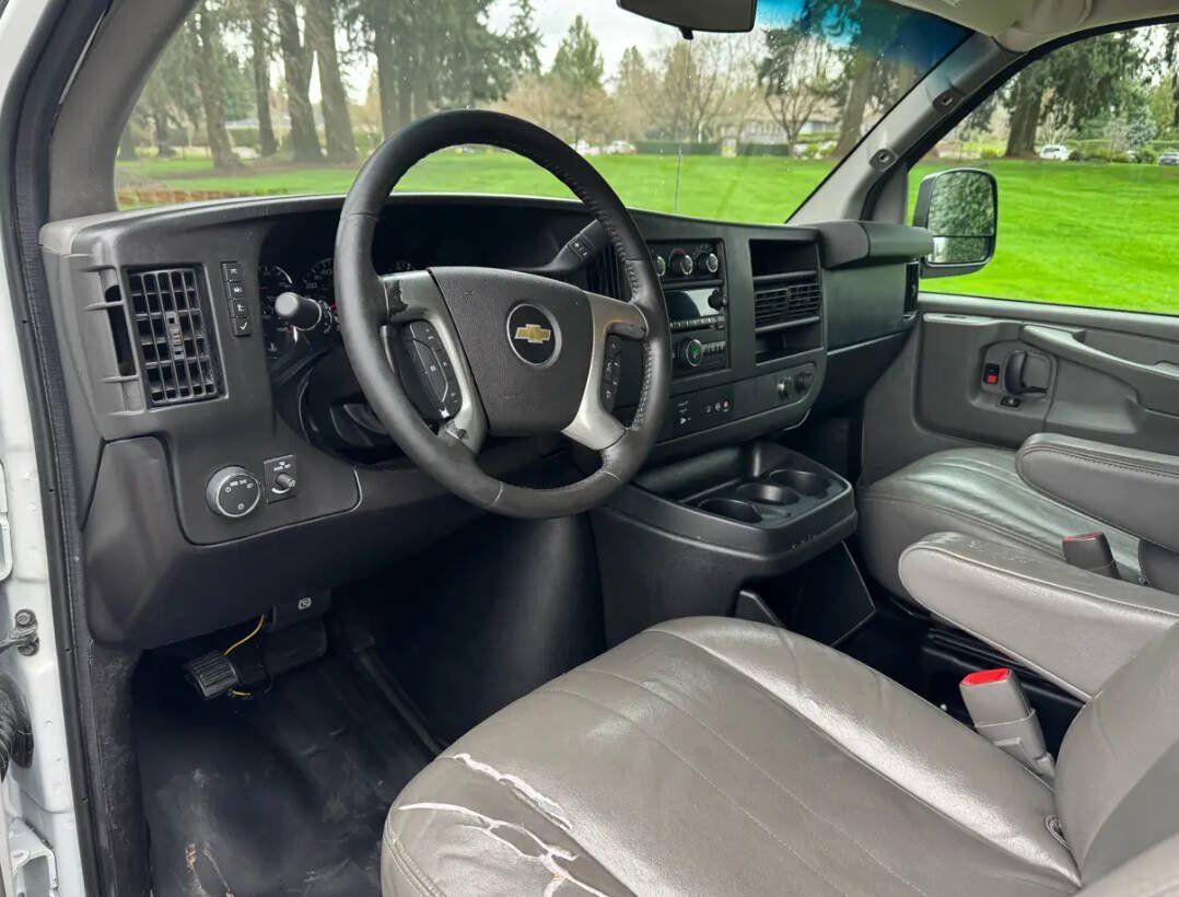 Used 2014 Chevrolet Express 2500 LS RWD image 10