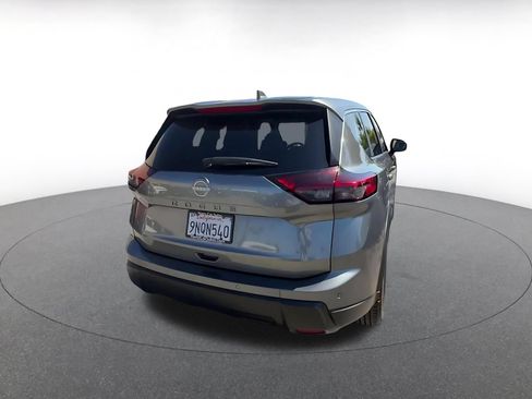 Used 2025 Nissan Rogue SV FWD image 13
