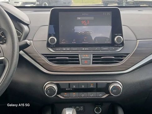 Used 2023 Nissan Altima 2.5 SV image 26