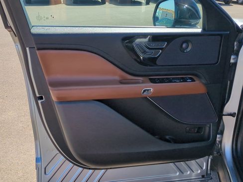 Used 2023 Lincoln Aviator Reserve w/ Equipment Group 201A RWD image 12