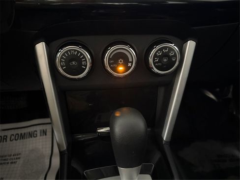 Used 2017 Mitsubishi Lancer ES image 28