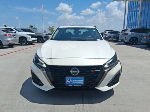 Used 2024 Nissan Altima 2.0 SR FWD image 2