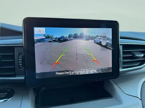 Used 2023 Ford Explorer XLT w/ Equipment Group 202A AWD/4WD image 11