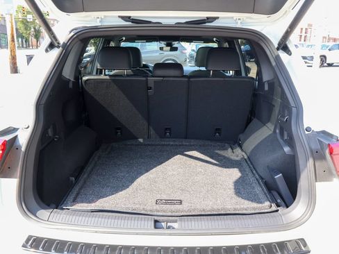 Used 2024 Volkswagen Tiguan SE R-Line AWD/4WD image 10
