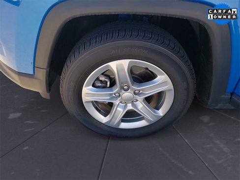 Used 2024 Jeep Compass Latitude image 14