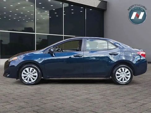 Used 2017 Toyota Corolla LE image 2