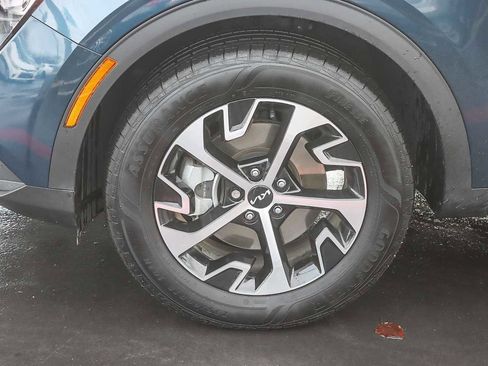 Used 2023 Kia Sportage EX image 9
