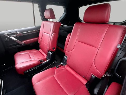 Used 2022 Lexus GX 460 Luxury w/ Sport Design Package AWD/4WD image 19