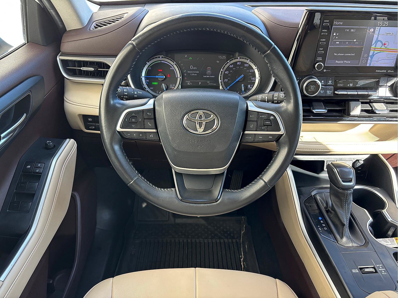 Used 2022 Toyota Highlander XLE AWD/4WD image 30