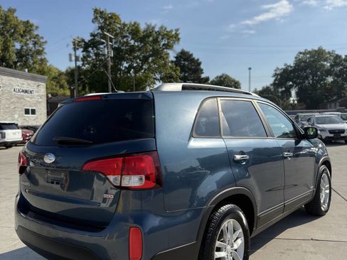 Used 2015 Kia Sorento LX image 6