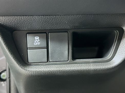 Used 2025 Honda HR-V LX image 17