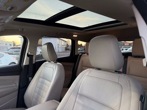 Used 2019 Ford Escape Titanium AWD/4WD image 13